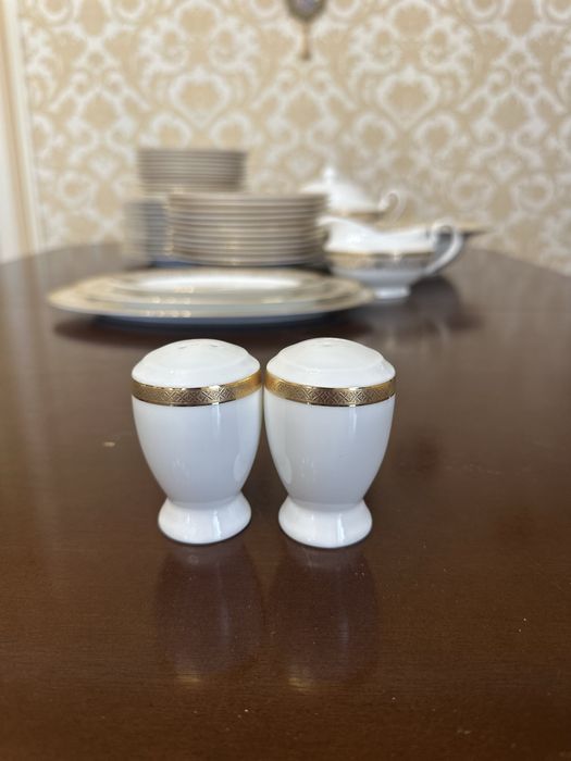 Столовий  сервіз Auratic Fine Bone China, 42 предмета,ідеальний стан