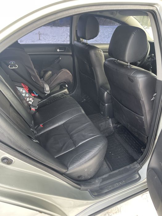 Продам Toyota avensis