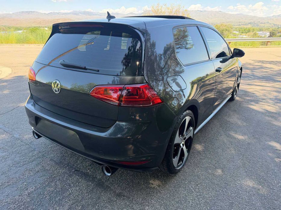 Volkswagen Golf GTI      2015