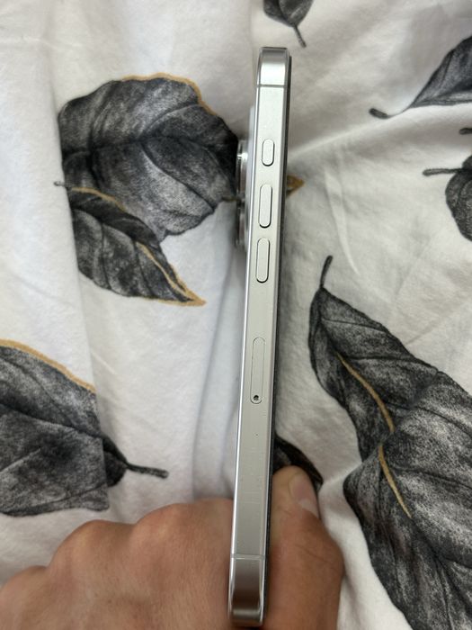 Iphone 16 pro stan idealny
