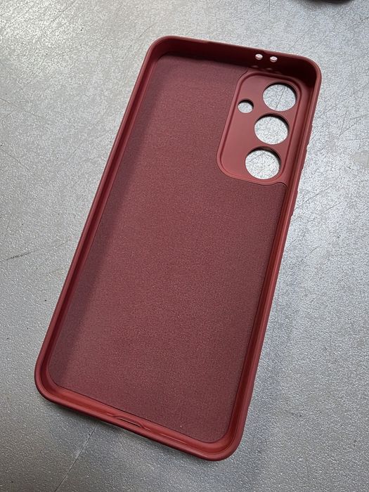 Чохли на Samsung Galaxy S24FE