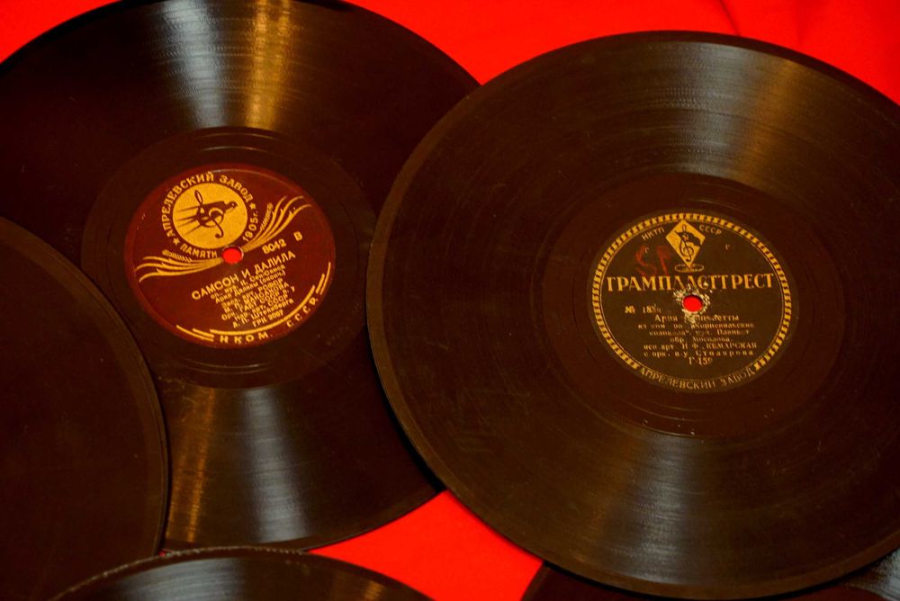 Шеллаковые пластинки 78 оборотов производства ссср патефон граммофон№2