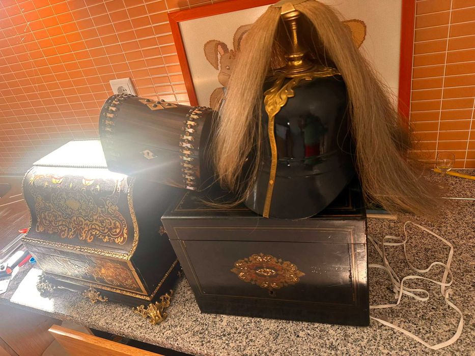 Antiguidades mesas e peças raras peças incríveis, cadeiras móveis, licoreiras, ouro, prata