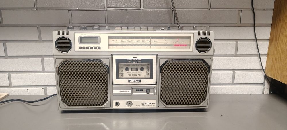 Radiomagnetofon BOOMBOX HITACHI TRK-8130E. Vintage