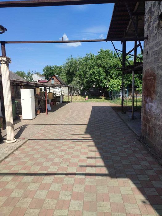Великий будинок для великої родини