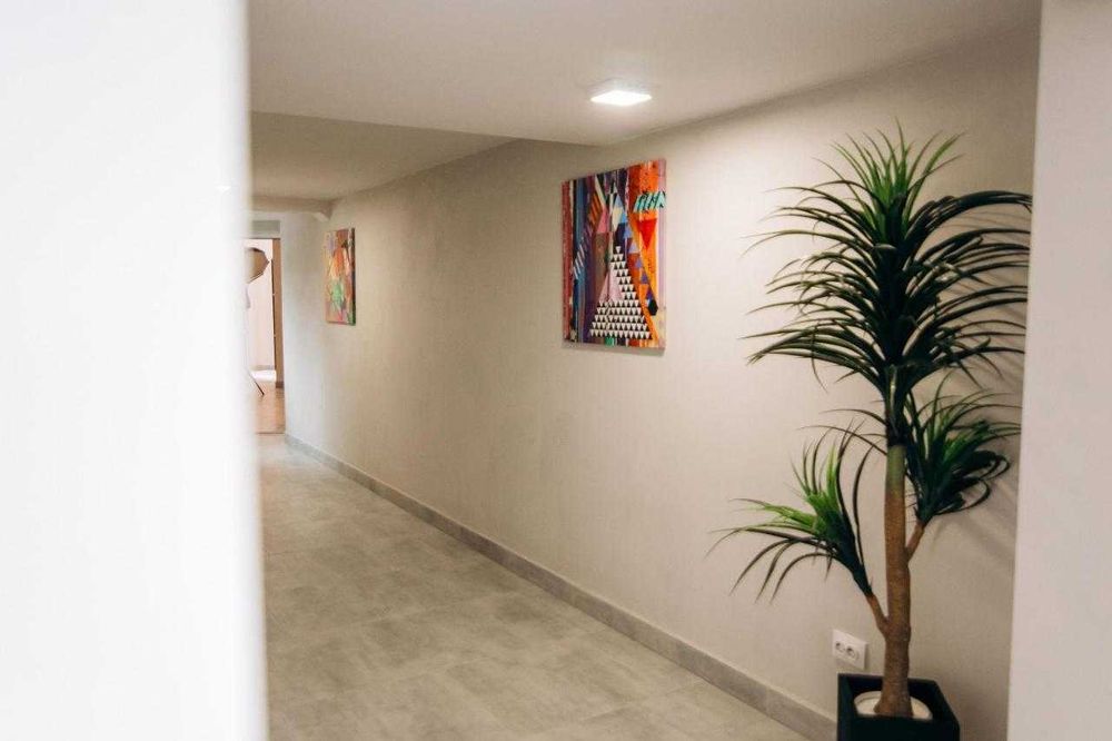 Центр Буковеля діючий апартамент прибуток СПА витяги