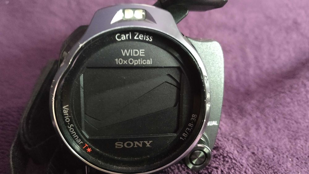 Відеокамера Sony PJ 780