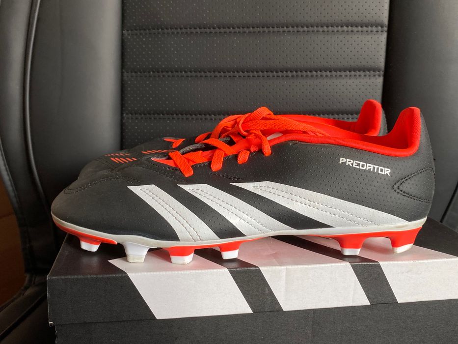 Adidas Predator 38 (23,5cm) buty piłkarskie Korki