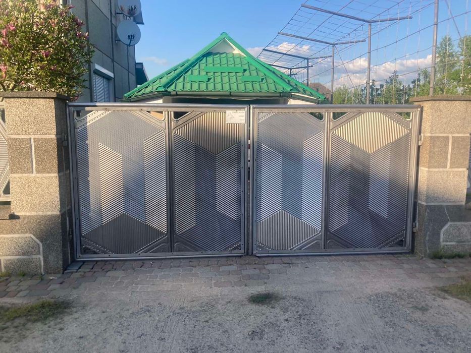 Бляха нержавійка