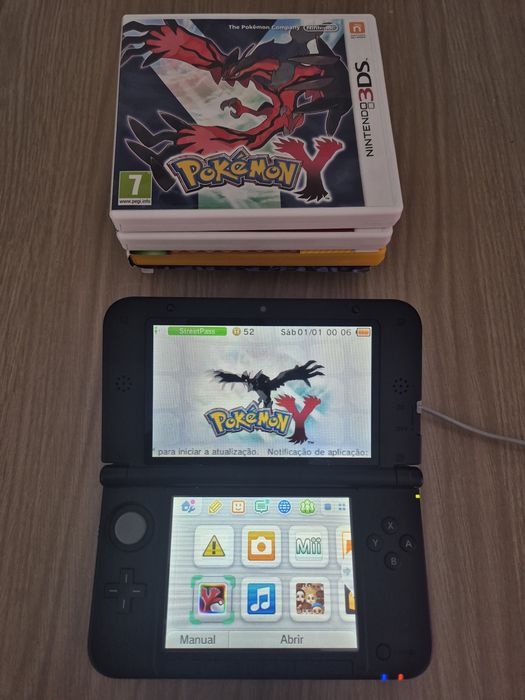 Nintendo 3DS XL Pokémon Edition Red + 4 jogos