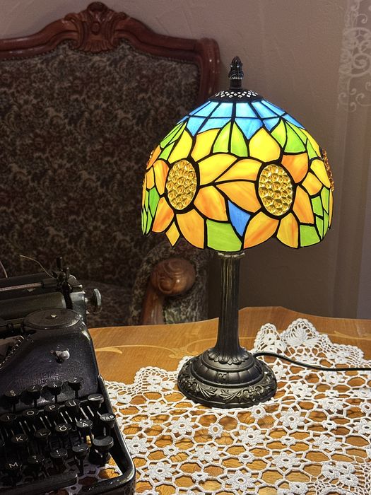 Lampa stołowa  witrażowa tiffany