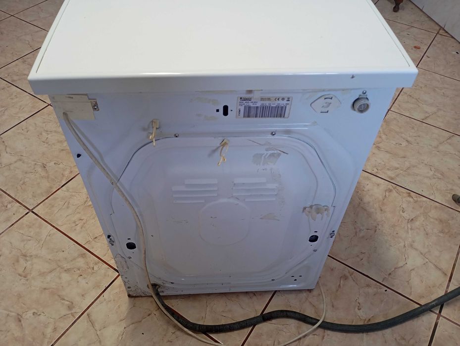 Maquina de lavar roupa  /ou para  peças