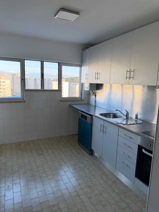 apartamento tipologia t2 para arrendamento em óptimo estado e cozinha equipada