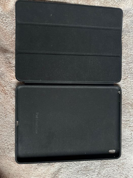 iPad Pro 9.7’ zestaw: Smart Keyboard, iPad Smart Case + case