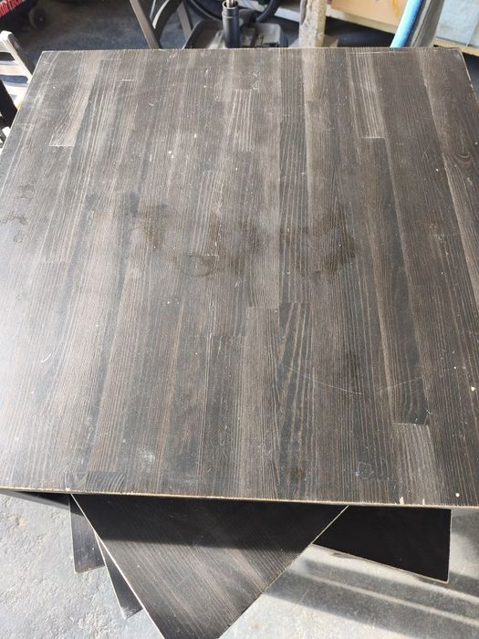 Vendo 6 mesas  quadradas