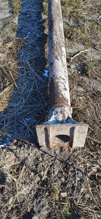 Słupy podpory żeliwne