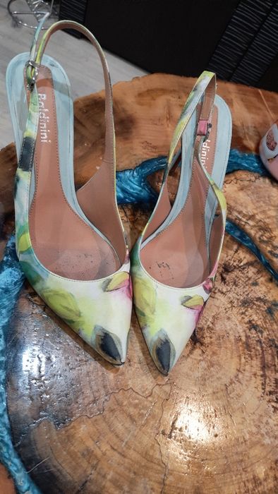 Buty szpilki firmy BALDININI