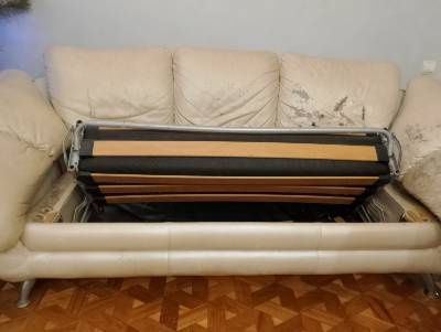 Диван кожаный под ремонт