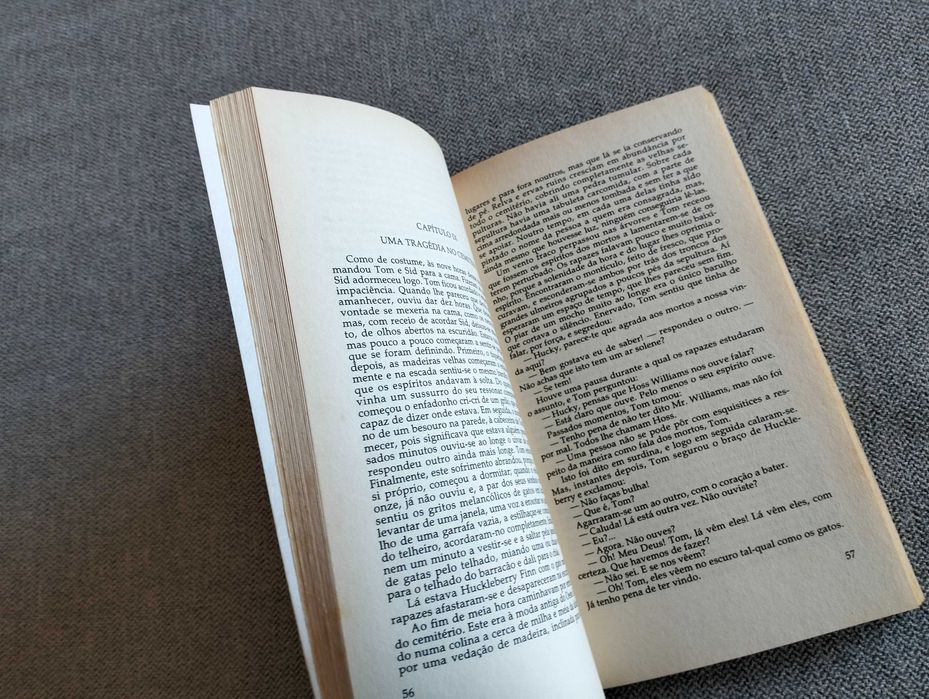Livro "Aventuras de Tom Sawyer" de Mark Twain