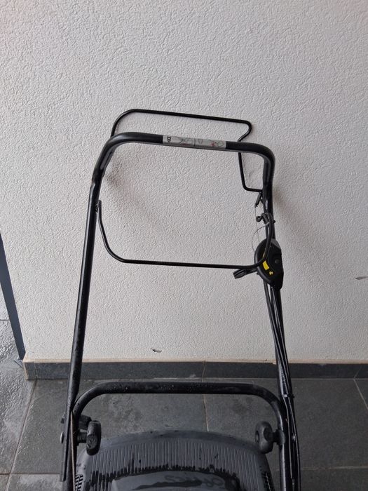 Corta relva com tração