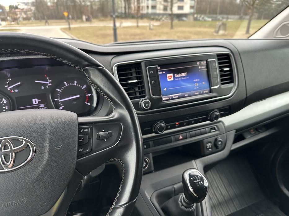 Wynajem bus 9 osobowy, wypożyczalnia, transfery na lotniska imprezy