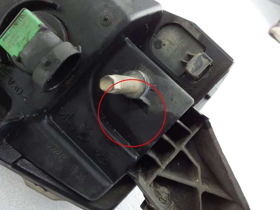 Farol nevoeiro frente esquerdo PEUGEOT 407 SW (6E_)