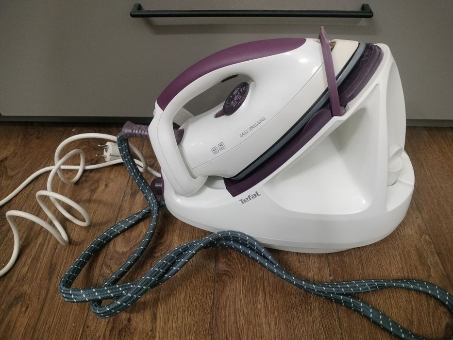 Żelazko ze stacją parowa Tefal