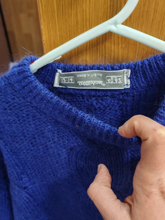 Світер синій теплий