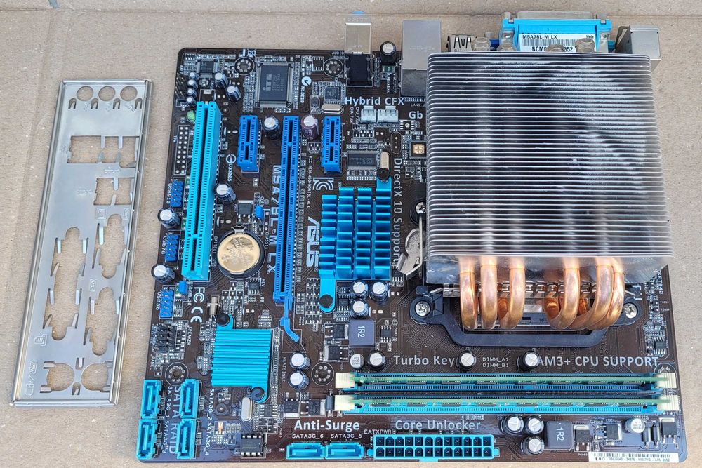Komputer Asus M5A78L-M LX + AMD FX 4300 + 8gb RAM