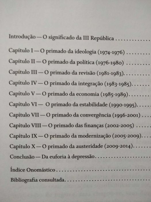 De Abril à Troika - Joaquim Vieira