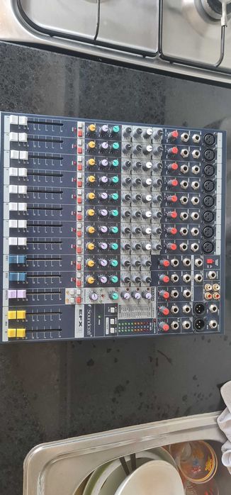 8-inch DB Speakers + SONDCRAFT EFX8 + 2 Wireless Shure SM58 Microphones64297462592513123