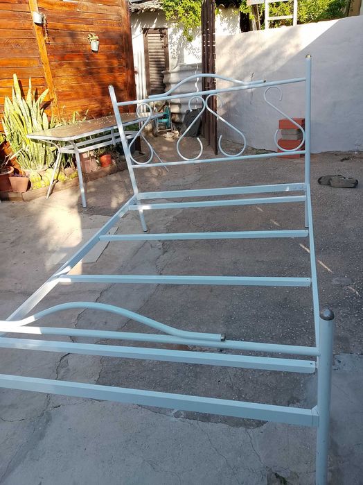 Cama de casal em ferro ótimo ESTADO