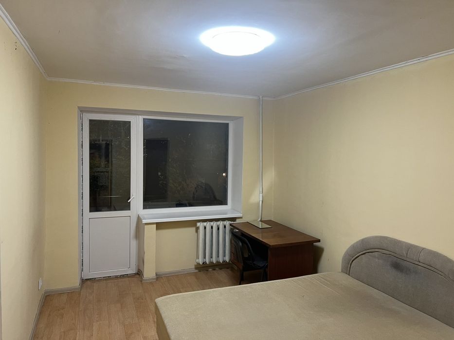 Сдам срочно 2 комнатную квартиру.