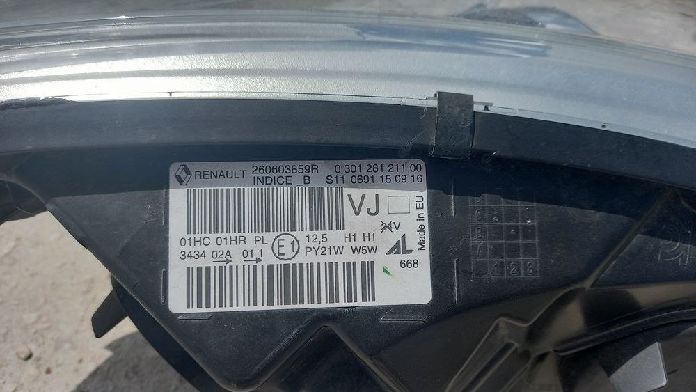 Farol esquerdo Renault Captur