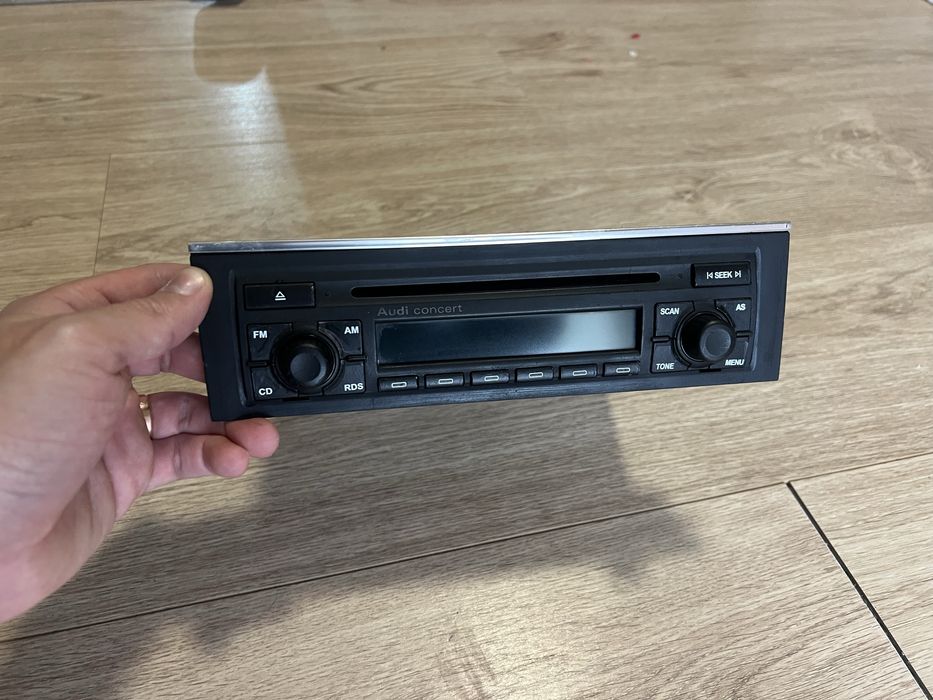Radio para Audi A4 (8E2, B6)