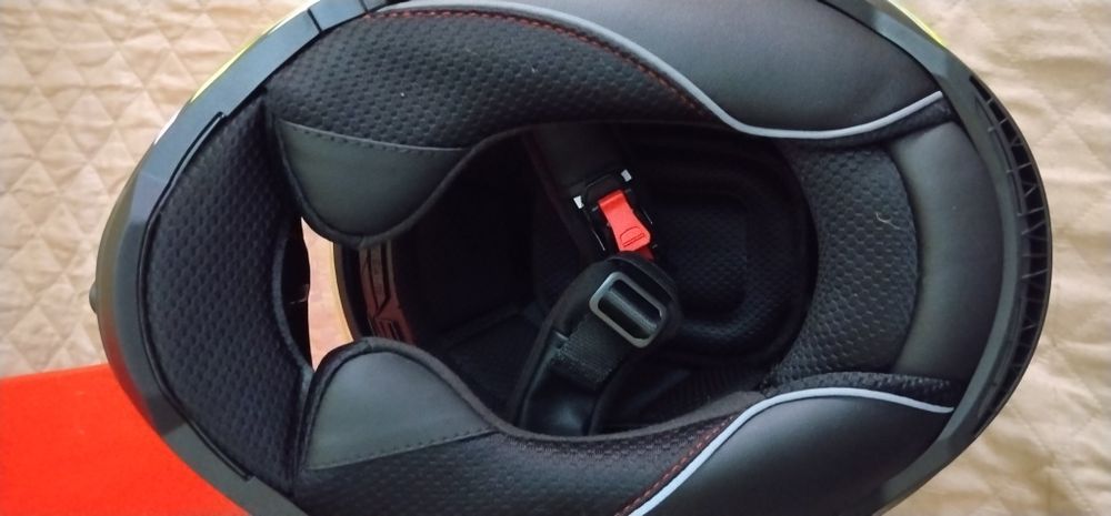 Capacete LS2 novo.