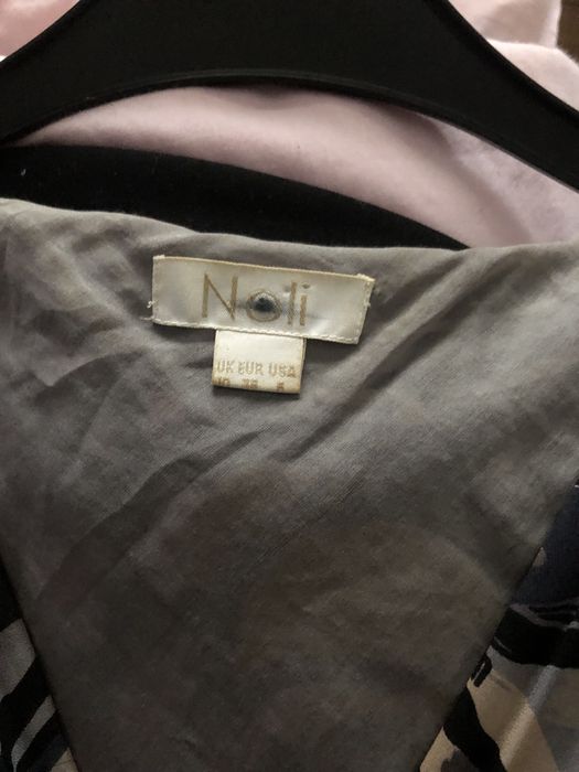 Kolorowa jedwabna butikiem sukienka letnia