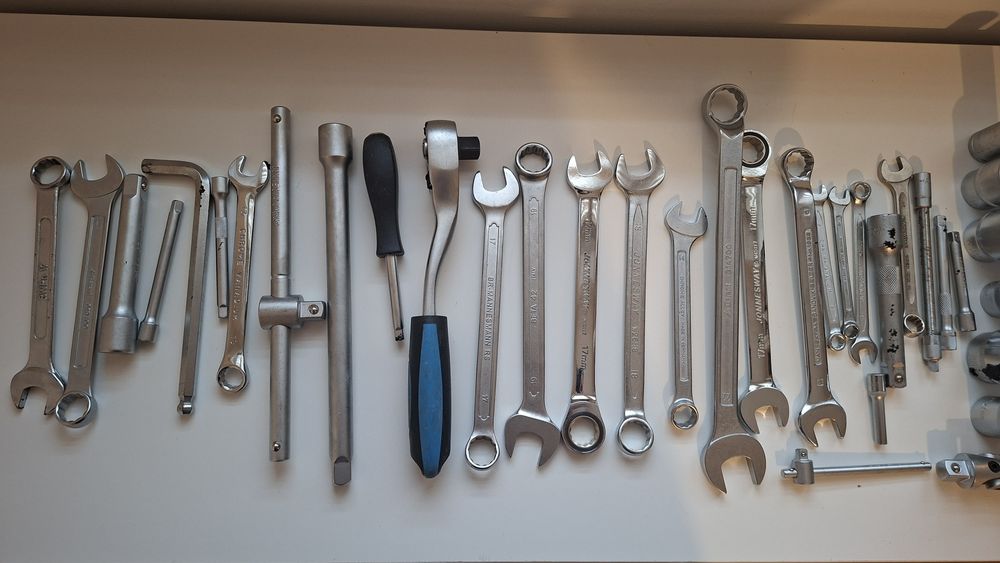 Zestaw mix narzędzi ręcznych klucze nasadki