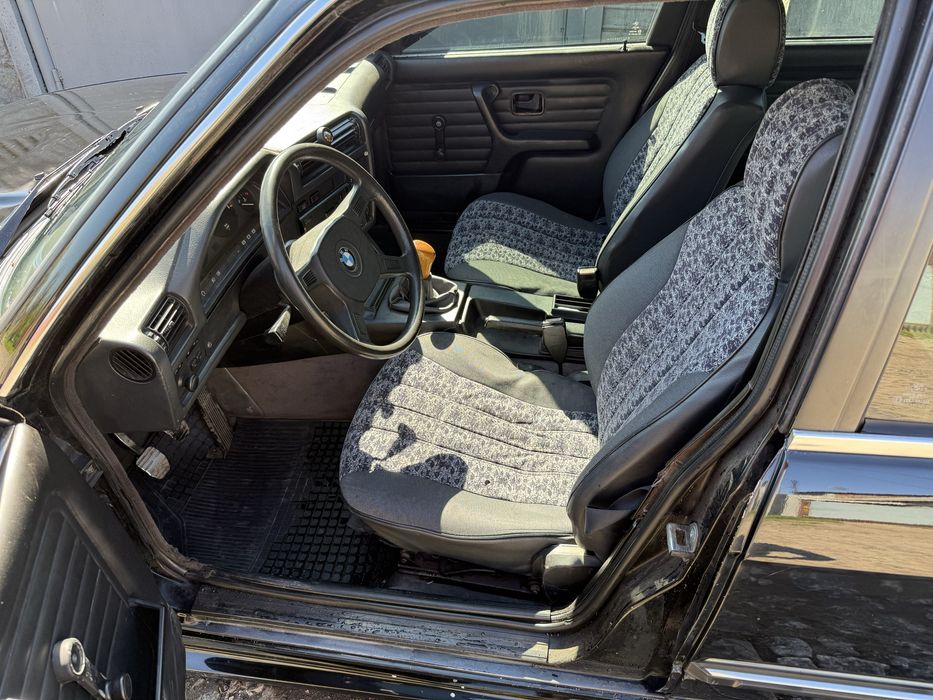 Продам Bmw e30 324D