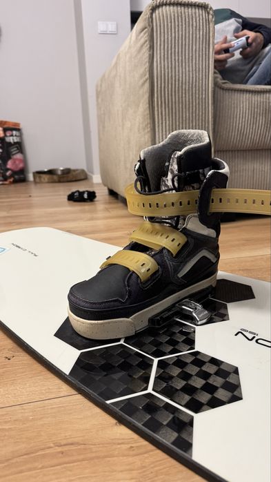 Wakeboard X-wake Electron 150 + Slingshot Spacemob 42
