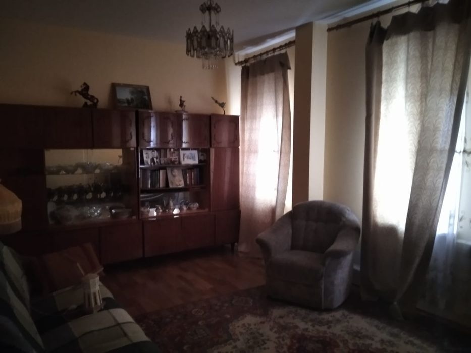 Продам дом недалеко от города, большой участок