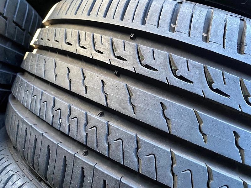 225/40/18 Barum Bravuris 5HM_7,8mm_4szt_(58)