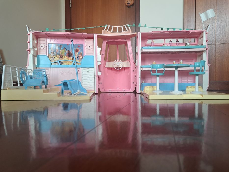Cruzeiro de bonecas da Barbie