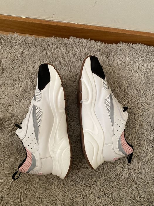 Tenis branco e preto CD