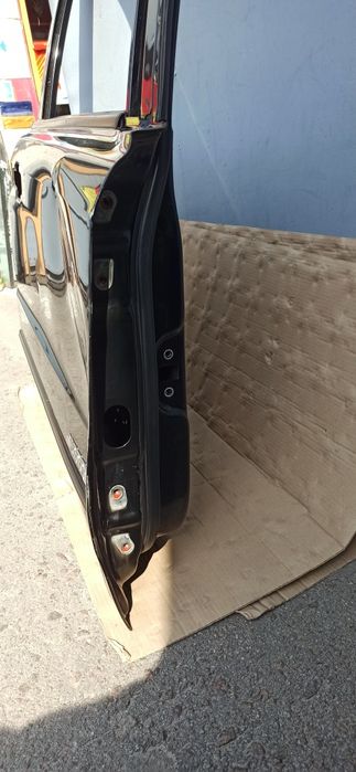 Двері праві передні ssangyong