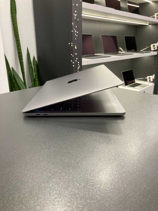 Ноутбук MacBook Pro 13” 2018 i5/8/256 ГАРАНТІЯ 85371