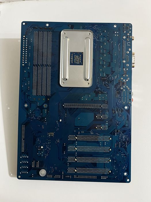 Материнська плата Gigabyte GA-M52L-S3P