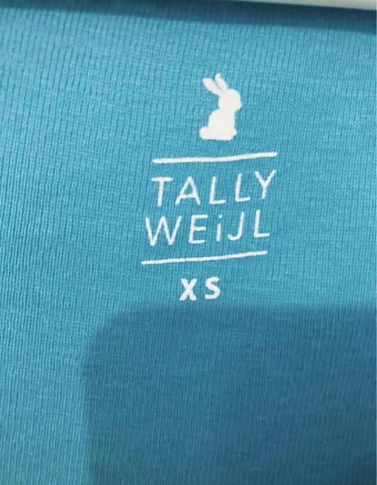 Niebieski top na ramiączkach