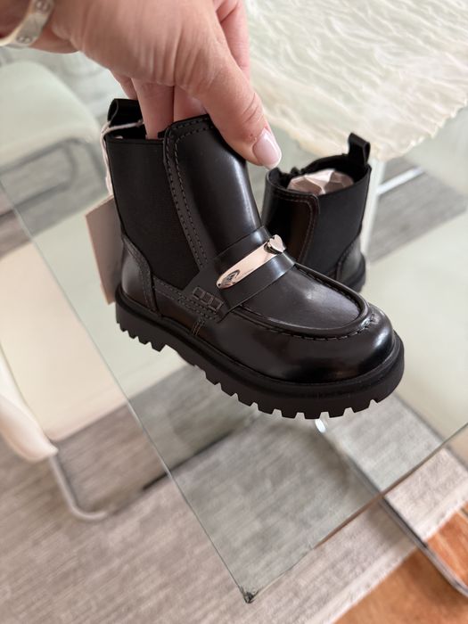 Черевики на дівчинку ZARA розмір 23