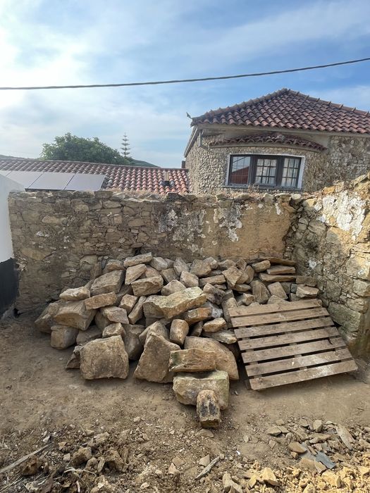 Vendo pedra para muros/construção
